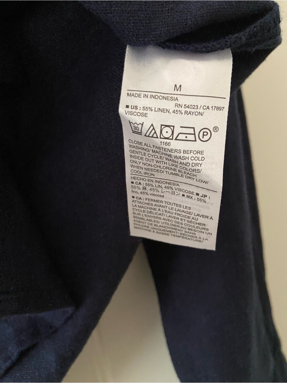 NWT - Banana Republic Linen Blend Dark Navy Button-Down Shirt - Medium - Picture 6 of 9